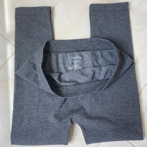 Poof leggings gray girl Medium 10/12